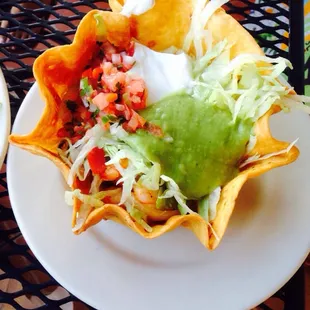 Shrimp fajita salad