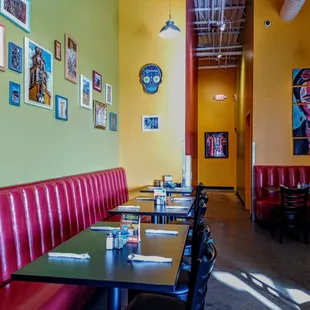 Cute, bright interior!