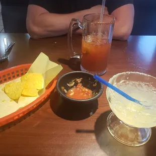 chips and salsa were great, the margarita was tasty not too sweet and sour-y michalada was good too!