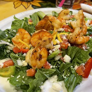 Dos Reales Salad with shrimp