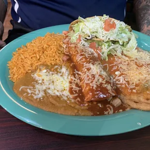 3 item combo. Chile relleno, carnitas crunchy taco, chicken enchilada