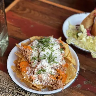 Chicken tinga nachos