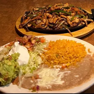 Chicken and beef fajita dinner meal.