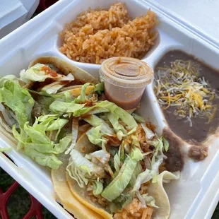 Veggie tacos (pico, lettuce and guac)