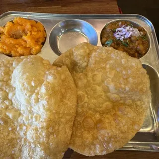 Halwa Puri Chole