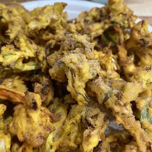 Mixed veg pakoda - second time trying. This time more crispy and they sprinkled the seasoning spices powder which is so delicious!!