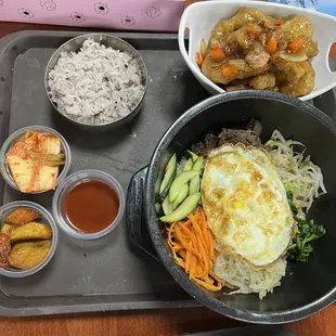 Delsot bimbimbop and tunsuyuk (sweet and sour pork)