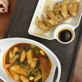 Pork Dumpling / Tteokbokki Combo