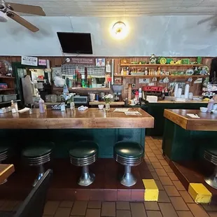 sushi and sashimi, interior