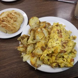 Farmer's omelet with biscuit and hashbrowns, yummy!