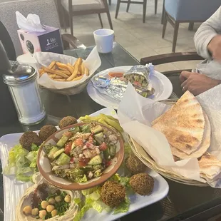 Falafel platter