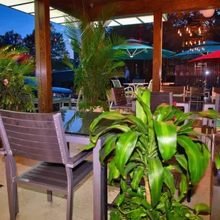 ramen and noodles, outside