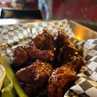 chicken wings and celery