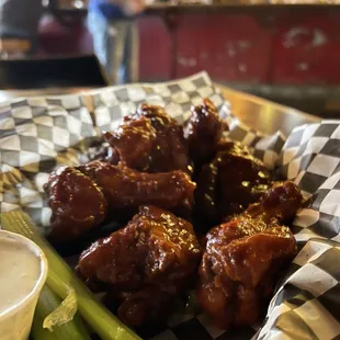 buffalo wings and celery