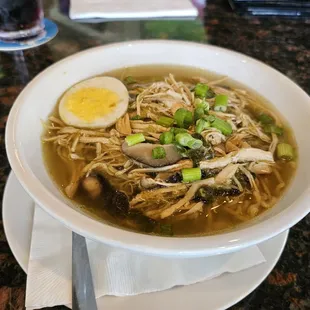 Ginger  garlic chicken  ramen soup .