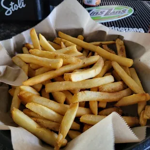Basket of fries.