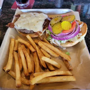 Bogey&apos;s Burger  with Pepper  Jack Cheese .