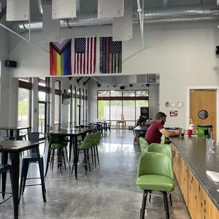 Bar/dining area
