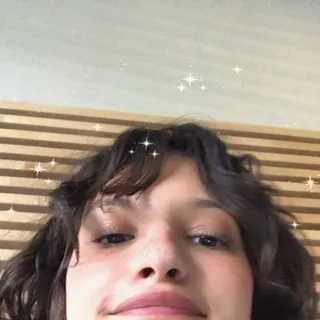 Isabelle R.