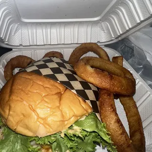Double cheeseburger w/ onion rings
