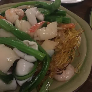 Seafood Crispy Noodles