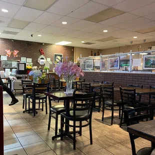 Nice ambiance and easy parking!