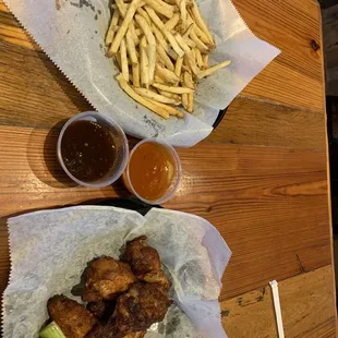 Love the Gene's Crunchy Wings!!!