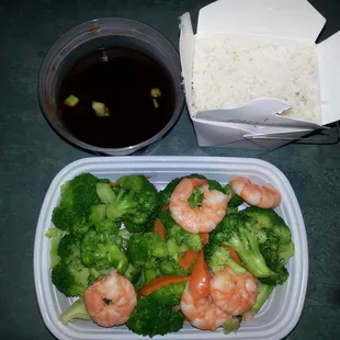 Shrimp &amp; Broccoli entree - sauce on the side...more broccoli than shrimp.