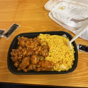 C24. General Tso&apos;s Chicken Combination