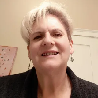 Laura Sue V.