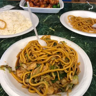 Shrimp Lo mein.