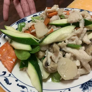39. Moo Goo Gai Pan