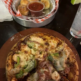 Garlic bombs and DDQ pizza