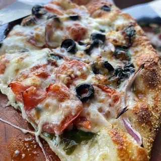Gimme The Greek - Garlic Olive Oil Sauce, Feta, Roma Tomato, Mozzarella, Red Onion, Black Olive, Baby Spinach.