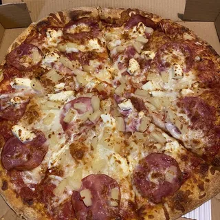 WoWee Maui - Authentic Sauce, Mozzarella, Coconut, Pineapple, Canadian Bacon, Cream Cheese, Almond