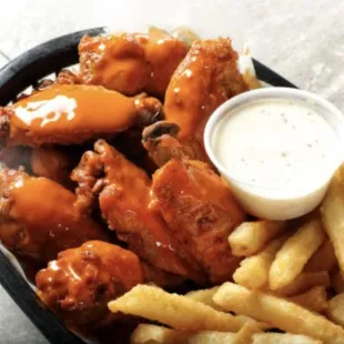 food, chicken wings, chicken, bbq wings, fried chicken, fried chicken wings, poultry, bbq chicken, chicken wings and fried chicken