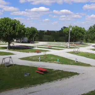 600 Row back by golf course and dog park.