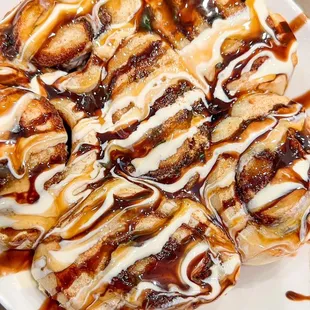 Cinnamon roll skillet
