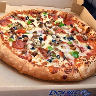 Large w/ pepperoni, sausage, onion, peppers, olives &amp; mushroom. So nice.