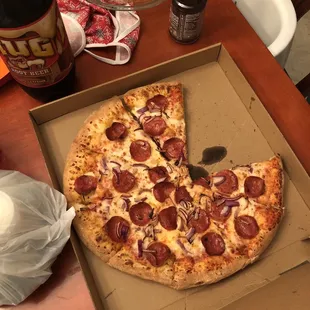 Pepperoni/onions pizza
