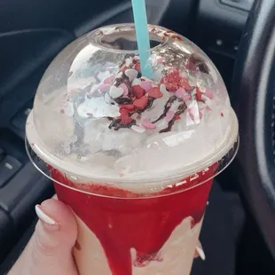 Blended Juliet (Blended white mocha with raspberry and mocha sauces)