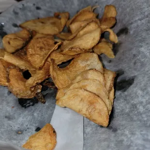 House hand cut potato chips, late photo.