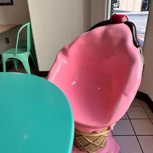 Ice cream themed seats--so cute!