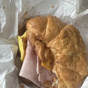 Croissant sandwich