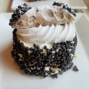 Cannoli cup