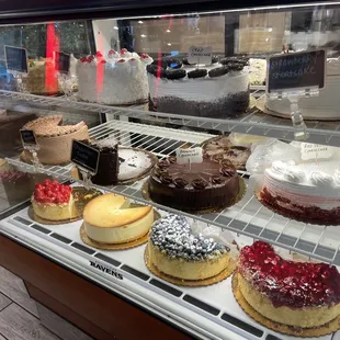 Dessert case