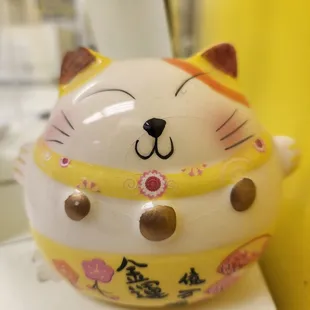 This cat really likes dessert