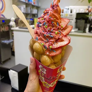 Special flavor : Titti fruity / fresh strawberries and rainbow sprinkles