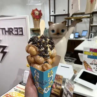 Original bubble waffle w/vanilla ice cream, Oreo crumbles and caramel