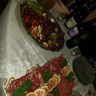 Overflowing of noshes and drinks into the night!